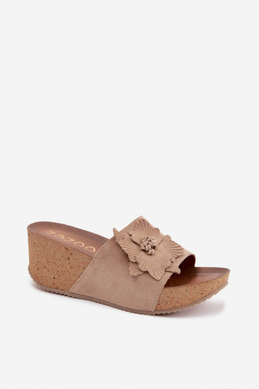 Peau Chaussons femme en daim avec une plateforme Avec des décorations avec des fleursem Zazoo 40312 couleur cappuccino