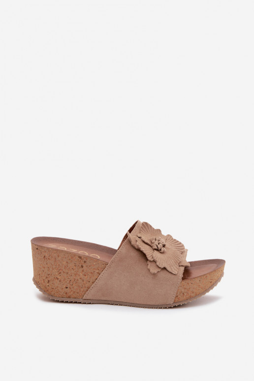 Chaussons en faux daim avec plateforme et fleurs décoratives Zazoo 40312 couleur cappuccino
