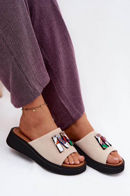 Haut INildleder-Hausschuhe für Damen mit Ornamenten mit einer Plattform Vinceza 66942 Beige