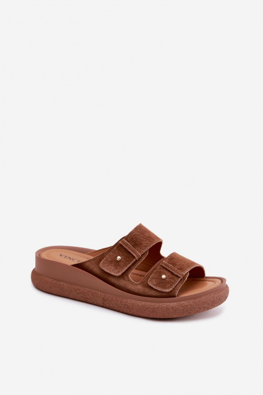 Chaussons pour femmes en daim synthétique marron sur une plateforme Vinceza 66916