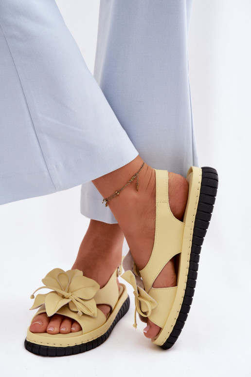 Damensandalen Feminin Mit Dekorationen mit Blumenem Vinceza 66917 gelbe Farbe