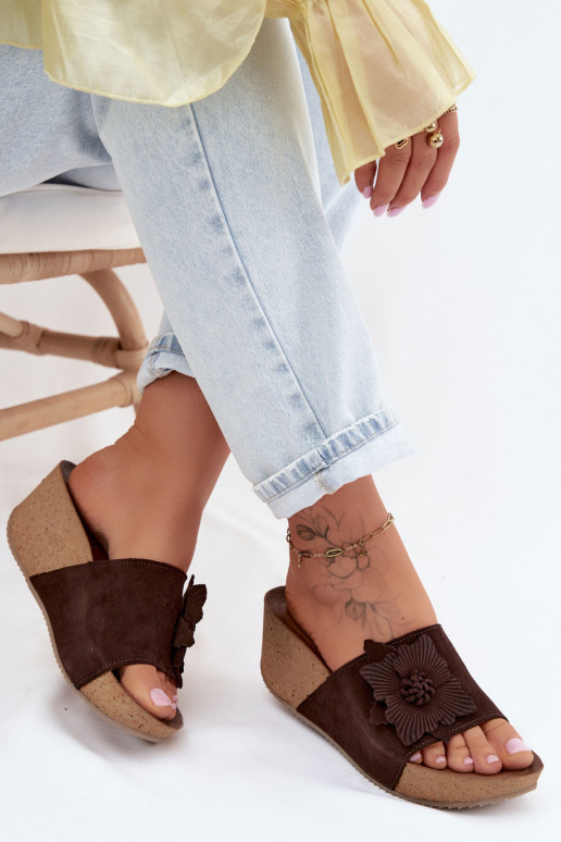 Peau Chaussons femme en daim avec une plateforme Avec des décorations avec des fleursem Zazoo 40312 CzekoladoÀe