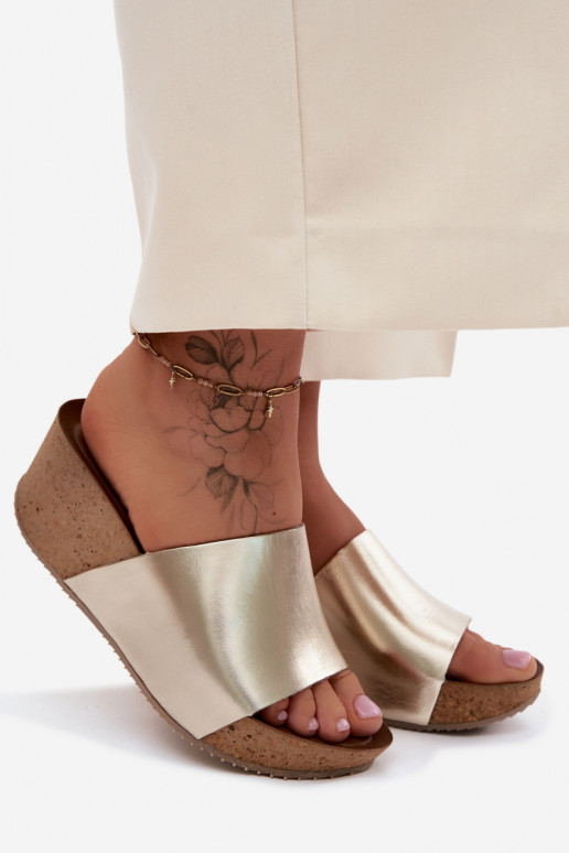 Chaussons en cuir dorés Zazoo 40291 avec semelle en liège