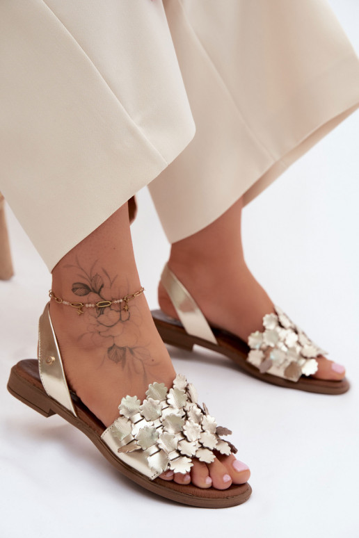 Sandales pour femmes avec des talons larges Zazoo 40468 couleur dorée