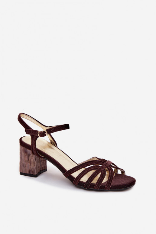 Samtige Damen-Sandalen mit hohen Absätzen in Schokoladenfarbe D&A