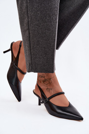 Sandales à talons hauts noires avec des brides D&A