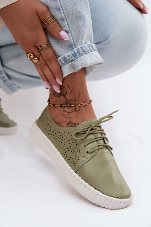 Schuhe mit Spitzen-Elementen in grünem Pearla