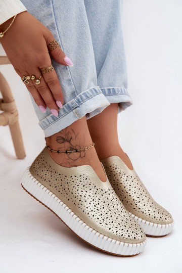 Slipper-Schuhe mit Spitzen-Elementen und Plattform in goldfarbenem Glamma