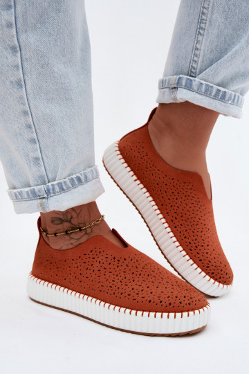 avec des éléments ajourés Un modèle convaincant chaussures avec une plateforme couleur orange Glamma 2