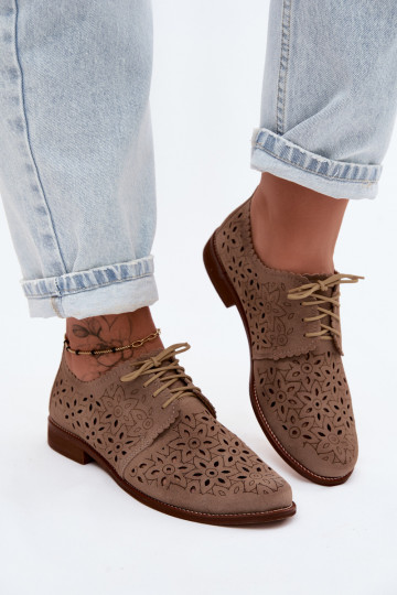 Schuhe aus Kunstveloursleder mit Spitzen-Elementen und breiten Absätzen in Cappuccino 2