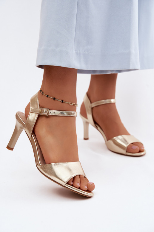 Sandales pour femmes Activé Smukłym Obcasie Sergio Leone SK347 couleur dorée