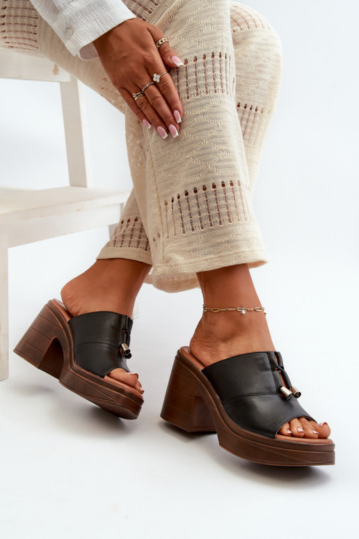 Dames platform slippers van faux leather in zwarte kleur Dafira