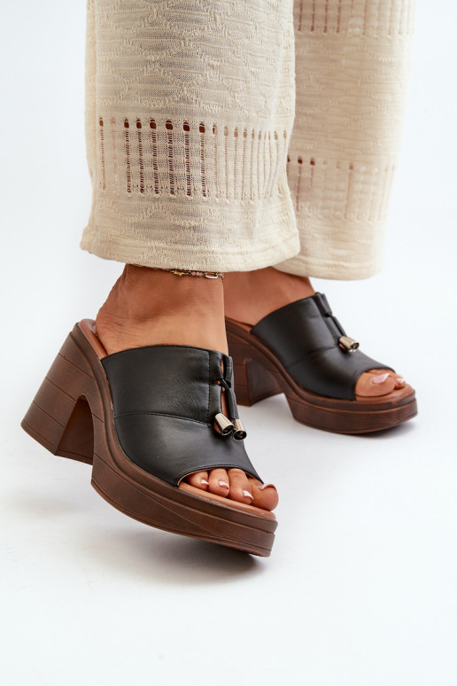 Damen Slipper aus Kunstleder mit Plattform in schwarzer Farbe Dafira