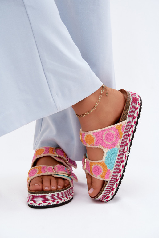 SzydełkoÀe Chaussons avec une plateforme avec boucles couleur rose Glimma