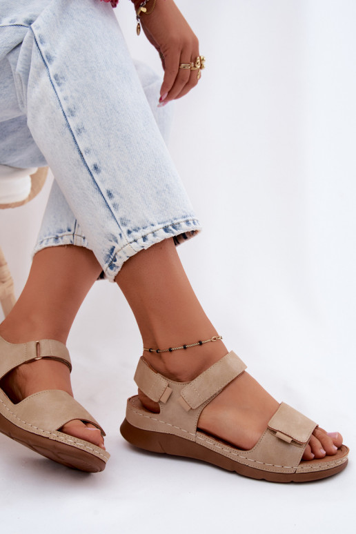 Sandales pour femmes avec une plateforme beige Linora