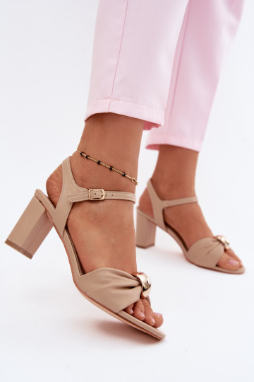 Dames sandalen van faux leather met hakken in zandkleur Spella