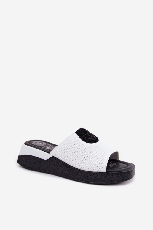Pantoufles en cuir Féminin Activé cothurneie couleur blanche Fablee