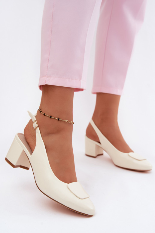 Sandales pour femmes Obcas Słupek Ozdoba couleur ivoire Il fautden