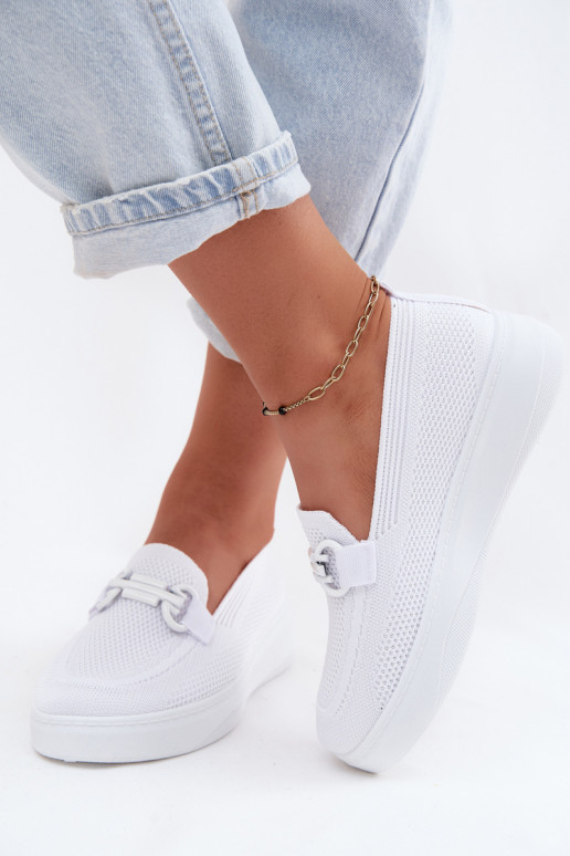  chaussures Féminin avec une plateforme avec des ornements couleur blanche Freshy