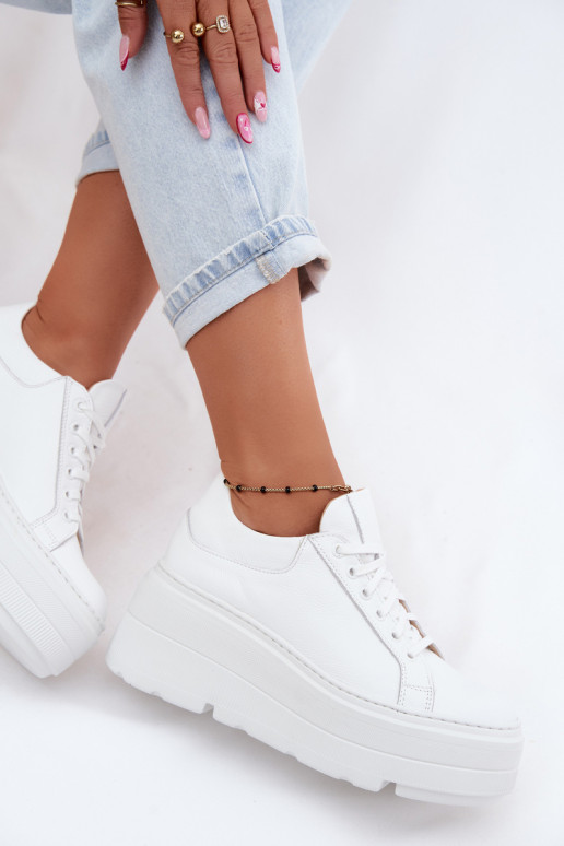 Peau Chaussures modèle baskets avec une plateforme Zazoo N1000S3 couleur blanche