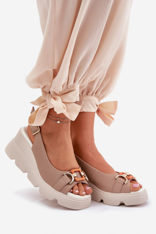 Sandales pour femmes Féminin avec une plateforme et plateforme avec des ornements Artiker 56C2208 beige
