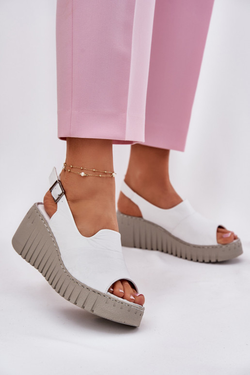 Sandales pour femmes avec éléments en cuir naturel sur plateforme de couleur blanche Artiker 54C0786