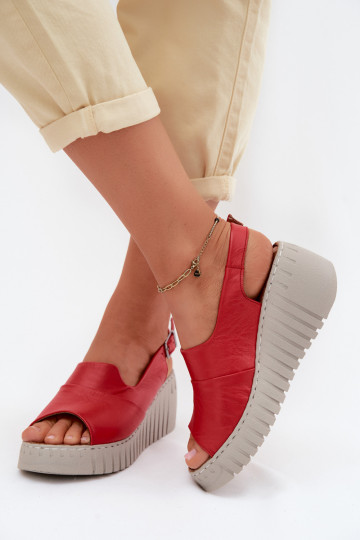 Sandales pour femmesActivéturalnej Skóry avec une plateforme Artiker 58C3373 couleur rouge