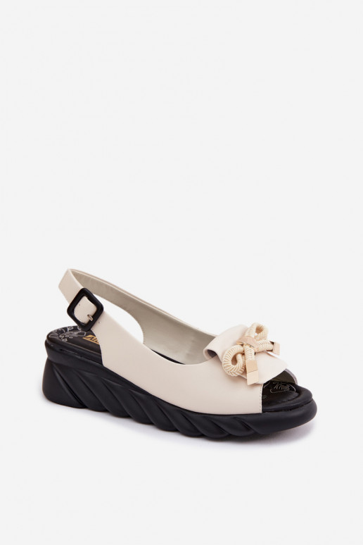 Sandfarbene Damen Sandalen mit Plattform und Ornamenten Artiker 58C0054