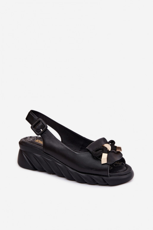 Damensandalen Feminin mit einer Plattform mit Ornamenten Artiker 58C0055 schZuarze Farbe