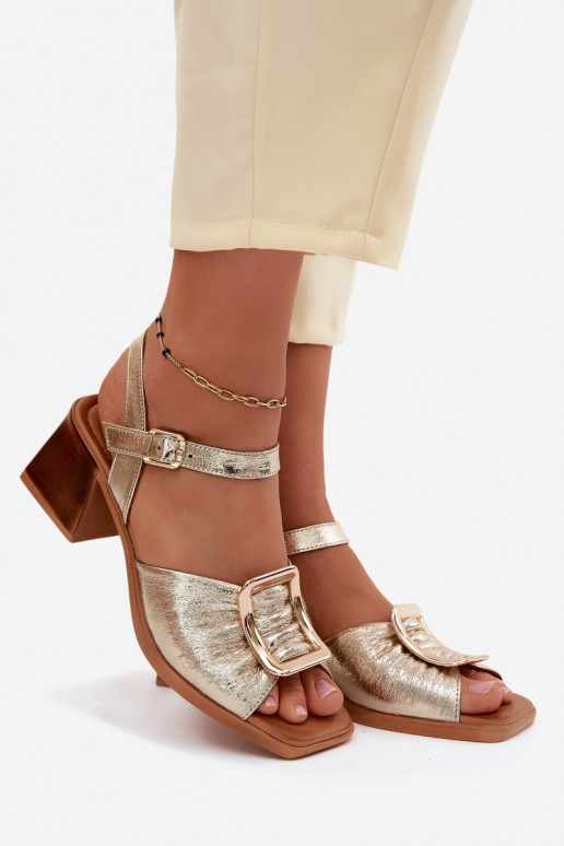 Sandales pour femmes Féminin avec des talons avec boucles Artiker 58C2033 couleur dorée