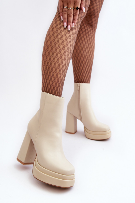 Féminin Bottes Dans un poste élevé et plateforme couleur ivoire Sandstra
