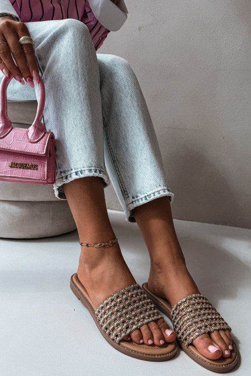 Braune Slipper mit glänzenden Details Fendi