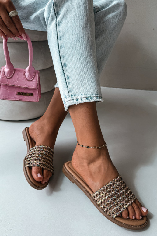 Chaussons bruns avec détails brillants Fendi