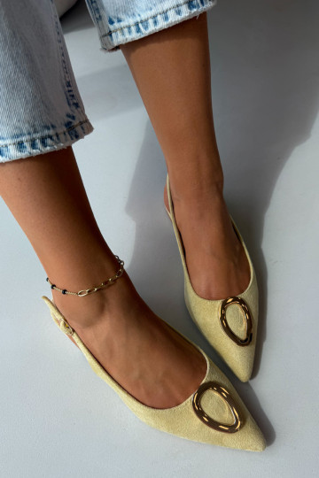 Sandales pour femmes avec un talon large et des ornements de couleur jaune par Sparkle