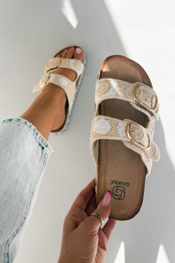 Chaussons crochetés Glimma avec plateforme et boucles couleur sable 2
