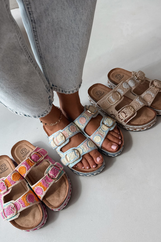 Chaussons crochetés Glimma avec plateforme et boucles couleur sable