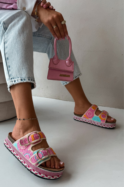 Glimma gehaakte slippers met platform en gespen in roze