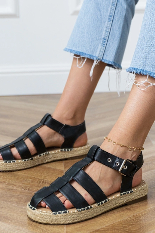 Schwarze geschlossene Espadrilles Sandalen Kleona