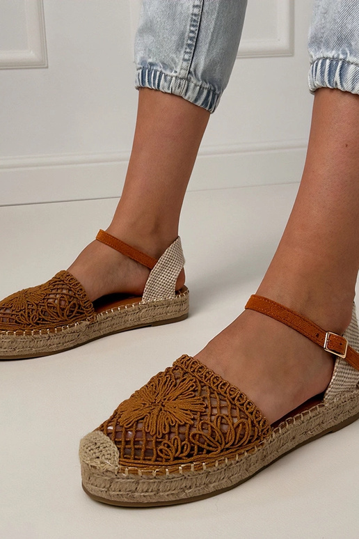 Braune durchbrochene Espadrilles Sandalen Santos