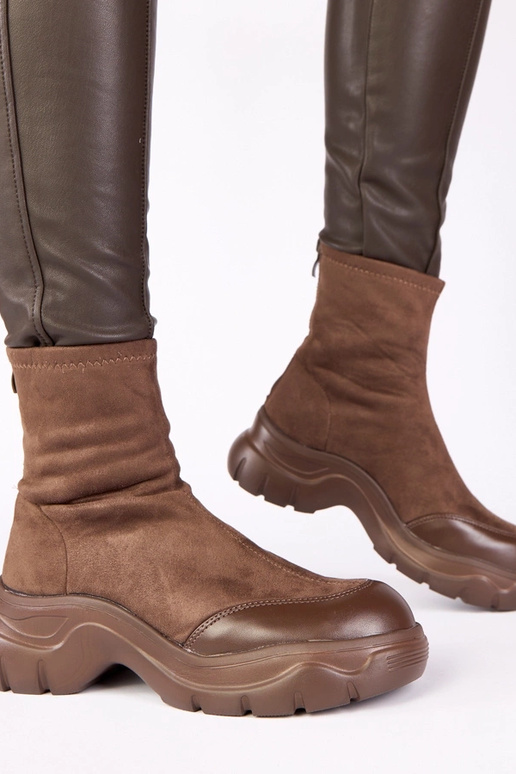 Braune Stiefeletten aus Kunstveloursleder mit dicker Sohle Alana