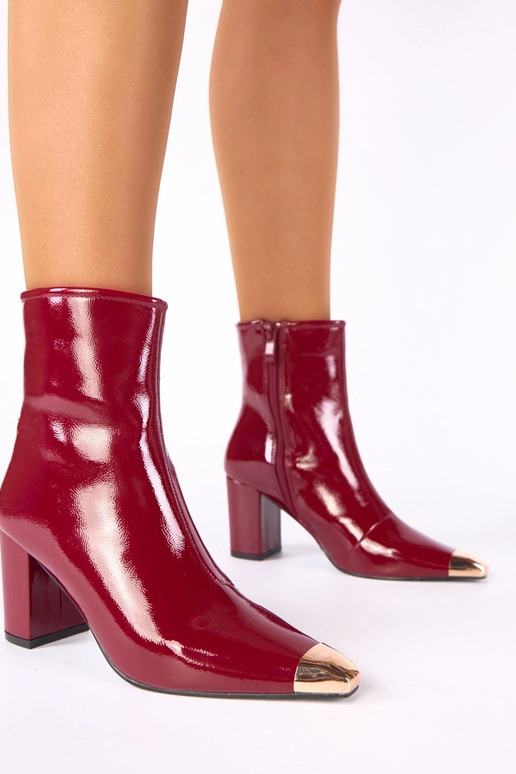 Bordeauxfarbene lackierte Stiefeletten mit goldenem Zeh Marilyn