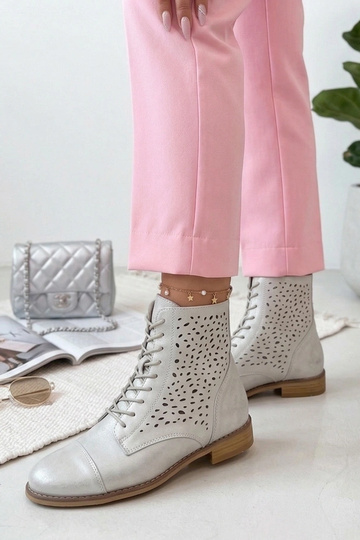 Bottines en cuir perforées grises Cambell 2