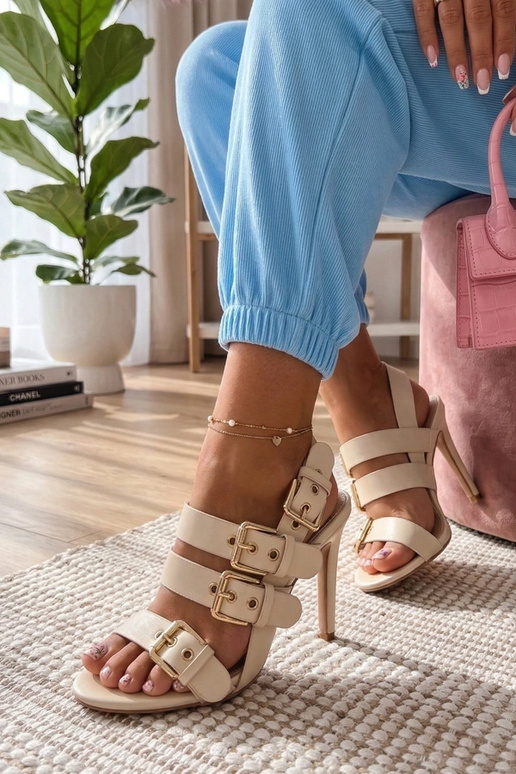 Zandkleurige sandalen op hoge hakken met gespen Rosamund