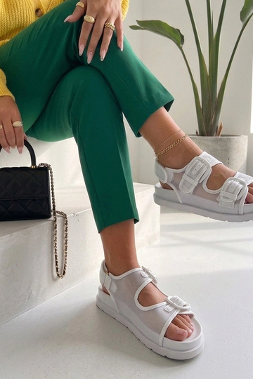 Witte sandalen met verstelbare banden Mila 2
