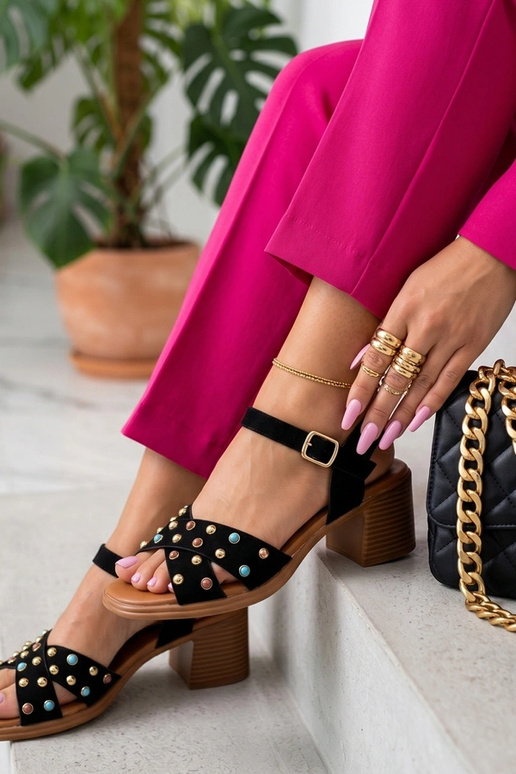 Zwarte sandalen op een hak versierd met strass Lucy