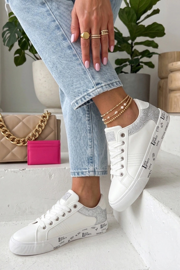 Witte sneakers met decoratieve inzetstukken Layla
