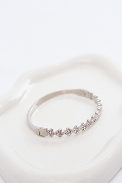 Silberne Damenarmband mit funkelnden Steinen