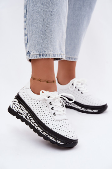 Witte dameschoenen met uitsnijdingen en platform Morra 2