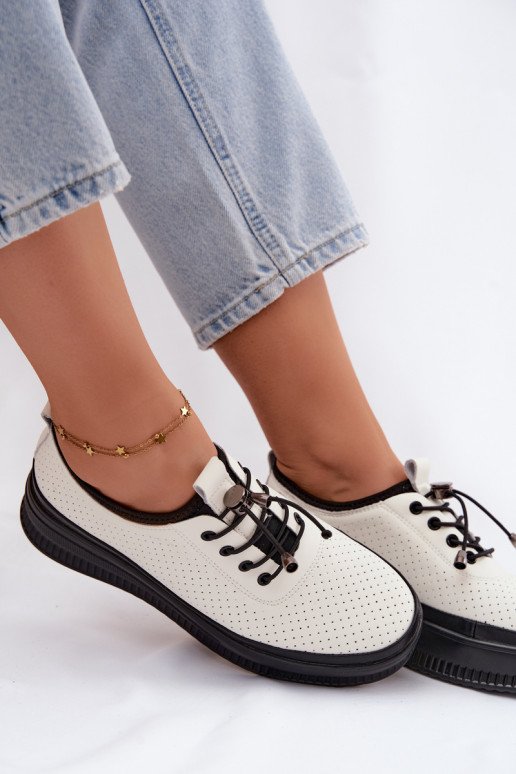 Witte dameschoenen met platform en perforatie Dalila