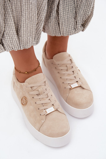 Sandfarbene Damensneaker aus Kunstveloursleder mit Plattform Dainty